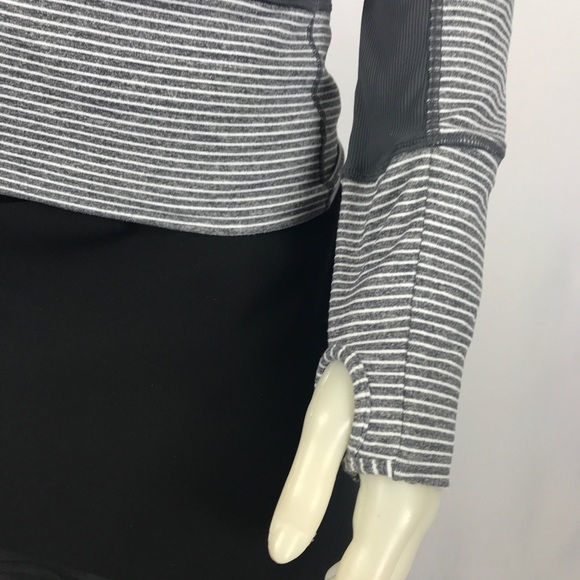 Lululemon Stride Jacket Size 2 - Picture 12 of 12